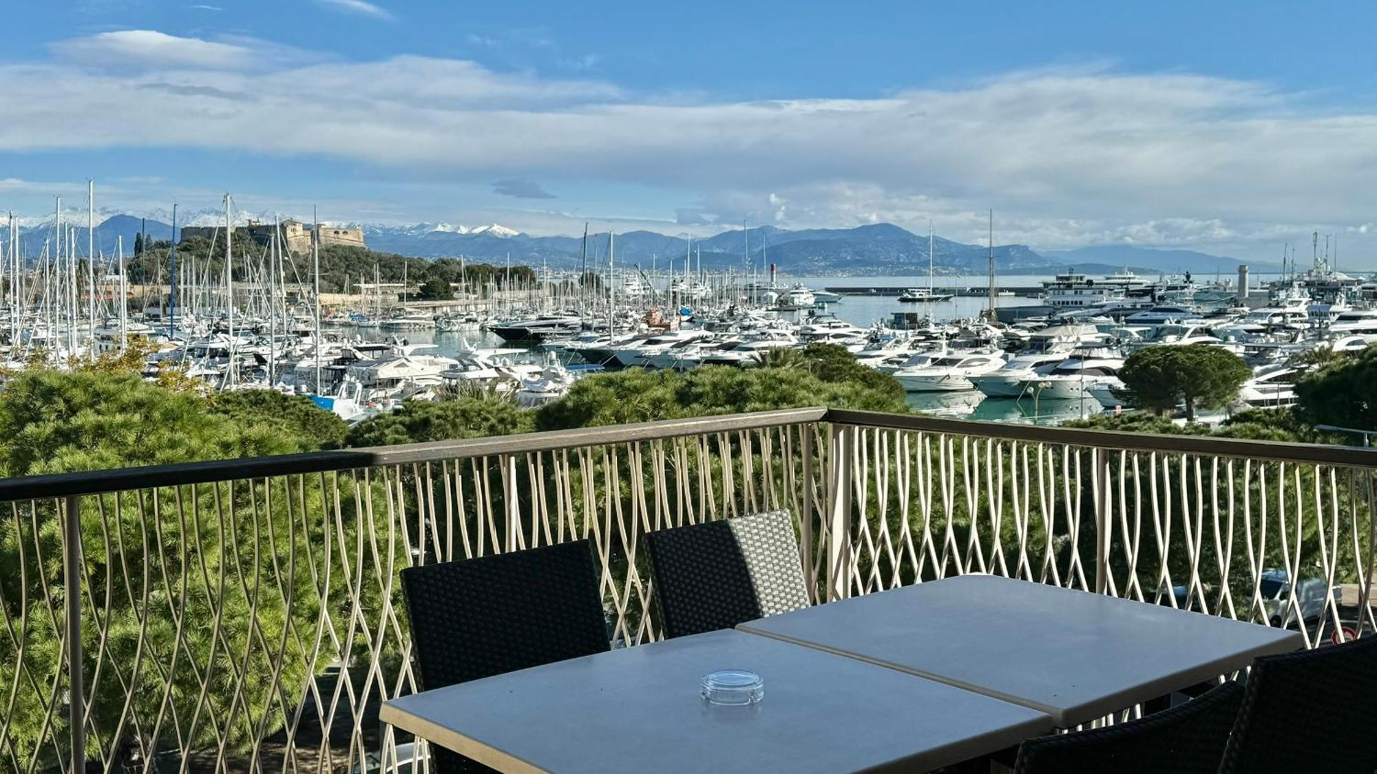 Penthouse Vue Mer Avec Rooftop,Jacuzzi,Et Parking Prive Antibes Exterior foto